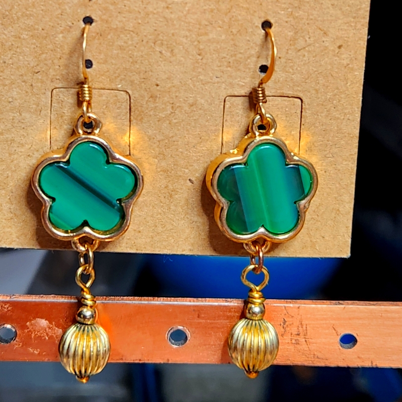 Gorgeous Nwt Green Clover And Gold-Filled Earrings